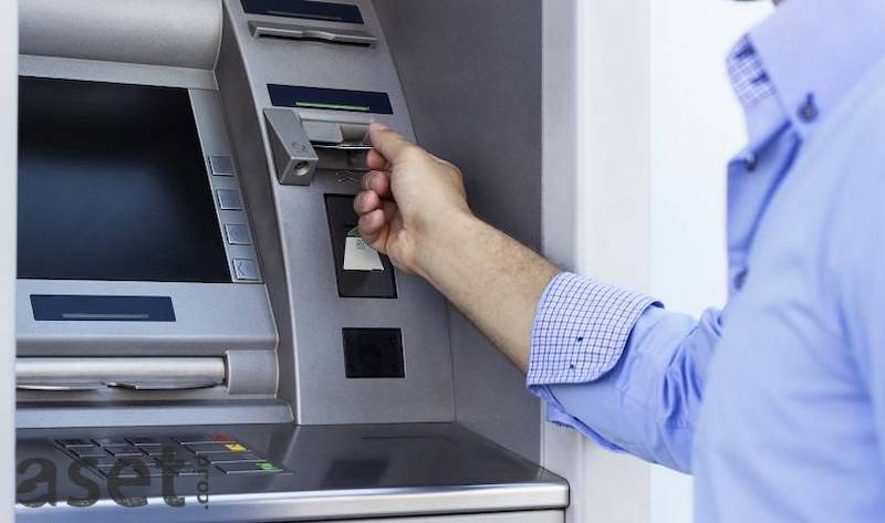 Menggunakan-ATM-dan-Internet-Banking