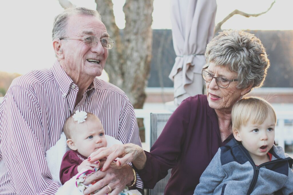 Memastikan-Biaya-Merawat-Orang-Tua-yang-Sudah-Pensiun manfaat asuransi jiwa