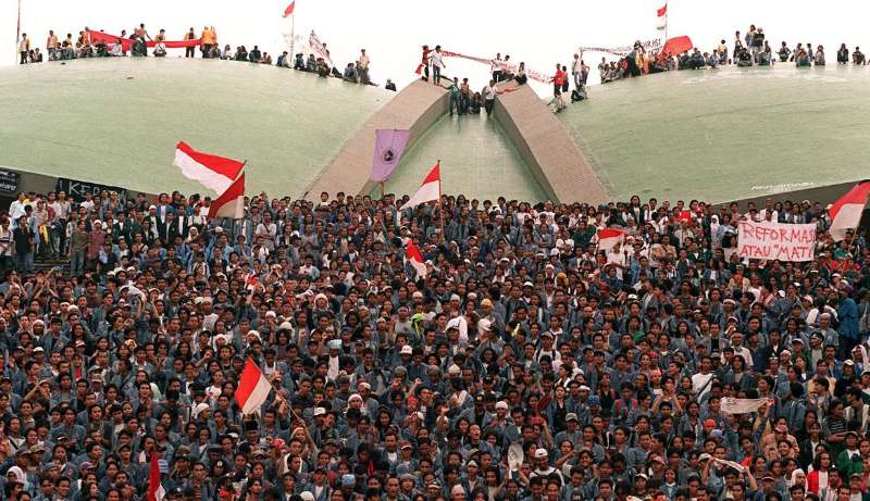 Dampak-Krisis-Ekonomi-1998-Terhadap-Perekonomian-Indonesia