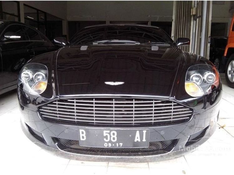 Mobil-Aston-Martin-DBS